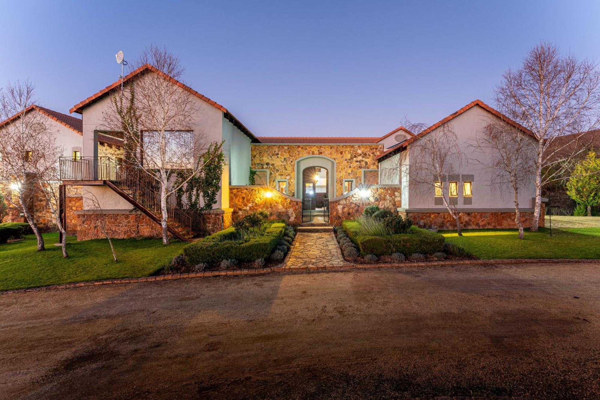 Mount High Luxury Country Estate Villa Лиденбург Екстериор снимка